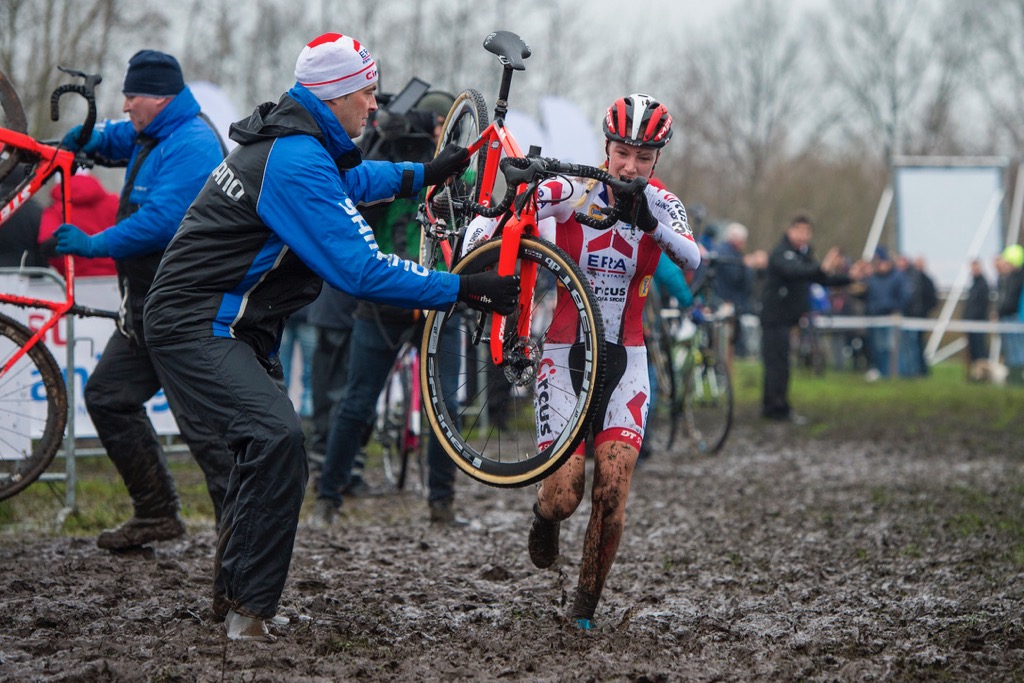 Van der Poel en Worst winnen ook Flandriencross Hamme